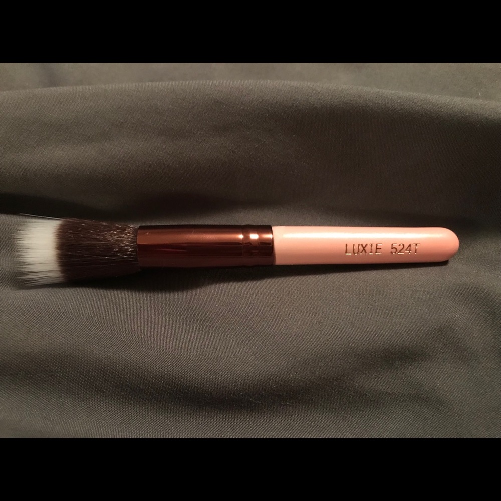 Luxie Face Brush 524T